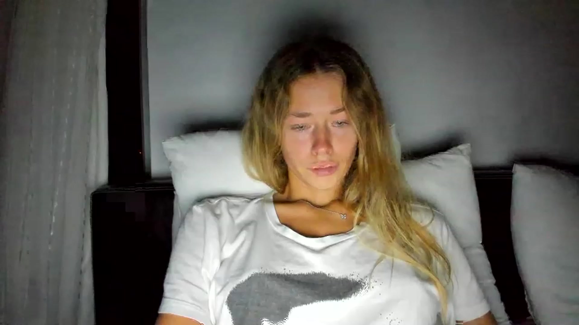 Gallery image thumbnail from Oksanafedorov's myfreecams stream on, 11/20/2022, 20:43 image 13 of 20