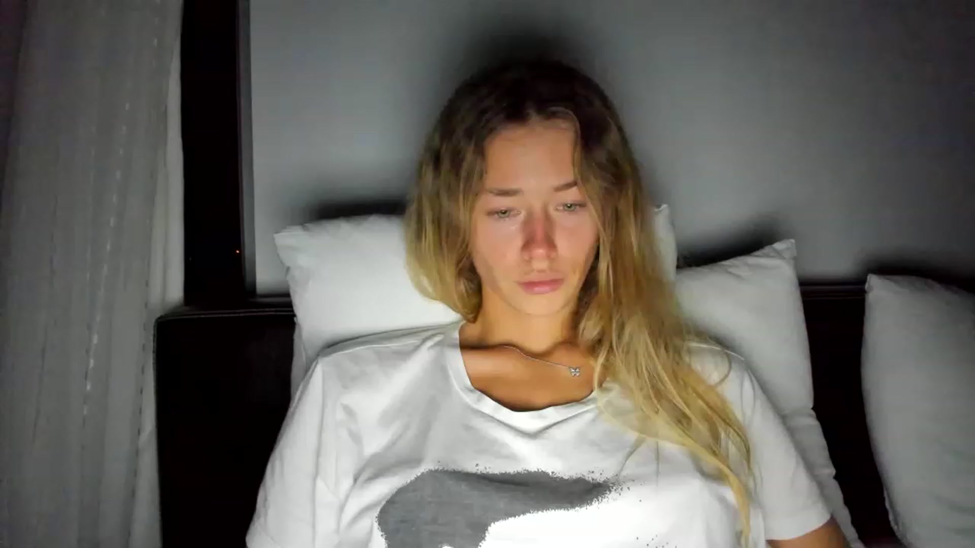 Gallery image thumbnail from Oksanafedorov's myfreecams stream on, 11/20/2022, 20:43 image 15 of 20