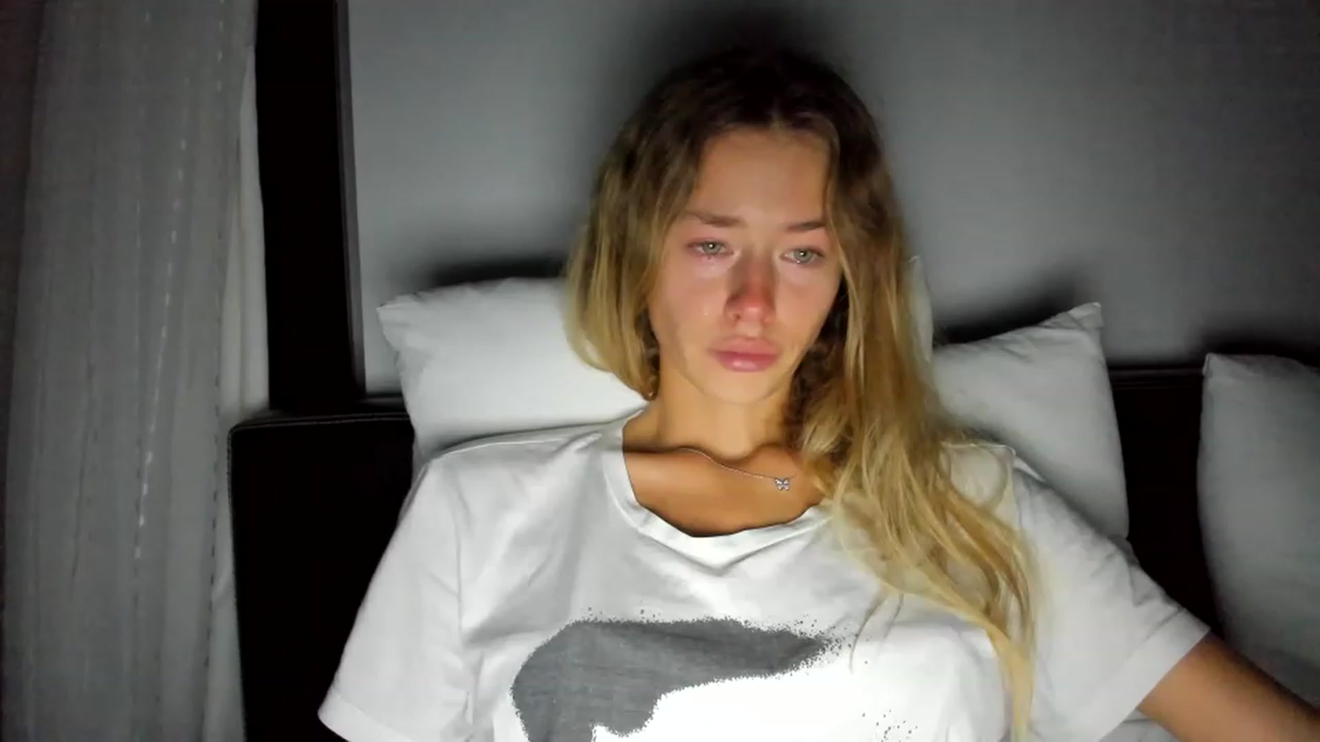 Gallery image thumbnail from Oksanafedorov's myfreecams stream on, 11/20/2022, 20:43 image 7 of 20