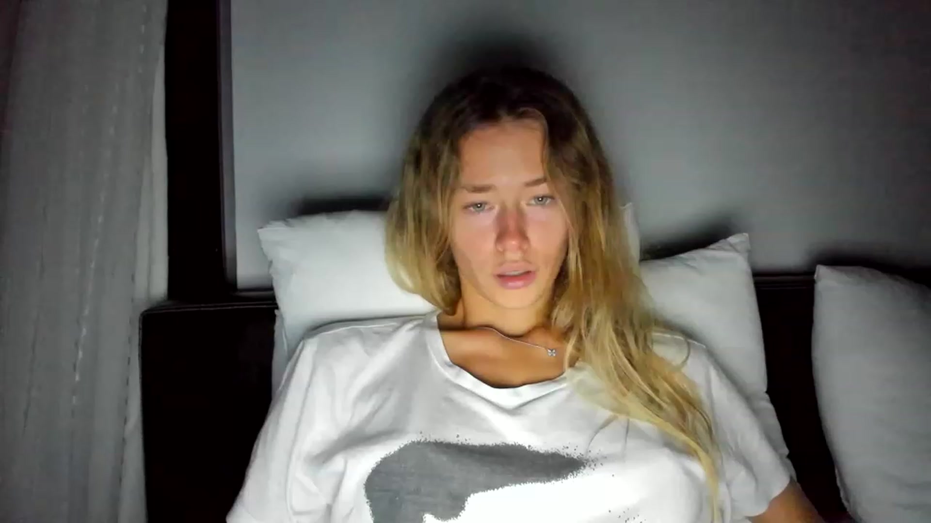 Gallery image thumbnail from Oksanafedorov's myfreecams stream on, 11/20/2022, 20:43 image 19 of 20