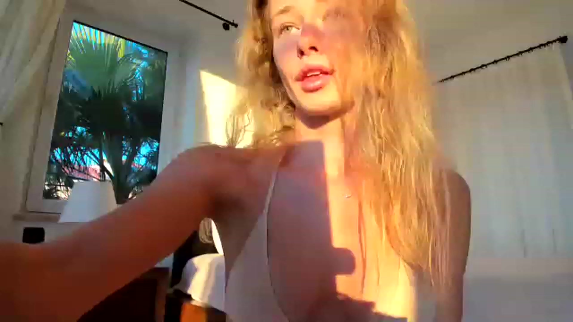 Gallery image thumbnail from Oksanafedorov's myfreecams stream on, 11/24/2022, 14:39 image 13 of 20