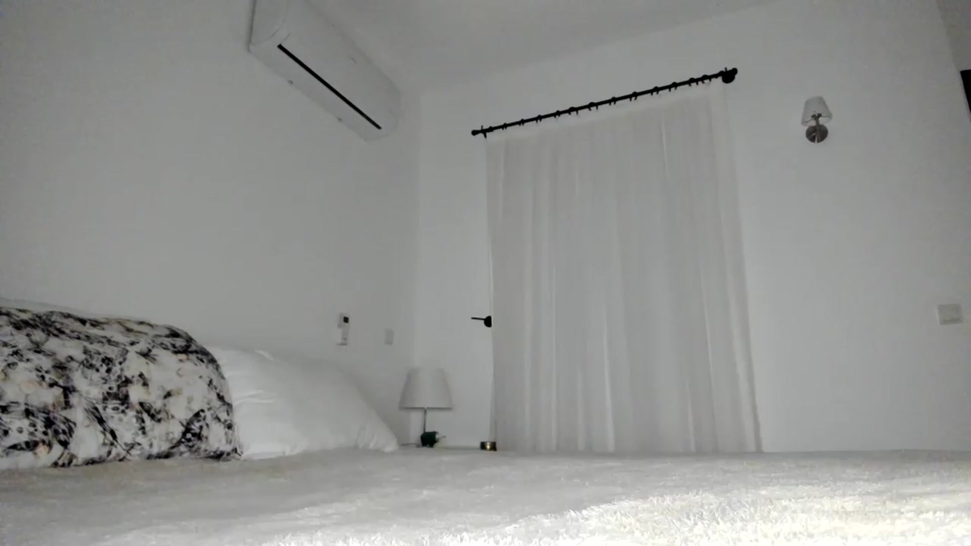 Gallery image thumbnail from Oksanafedorov's myfreecams stream on, 11/24/2022, 18:12 image 17 of 20