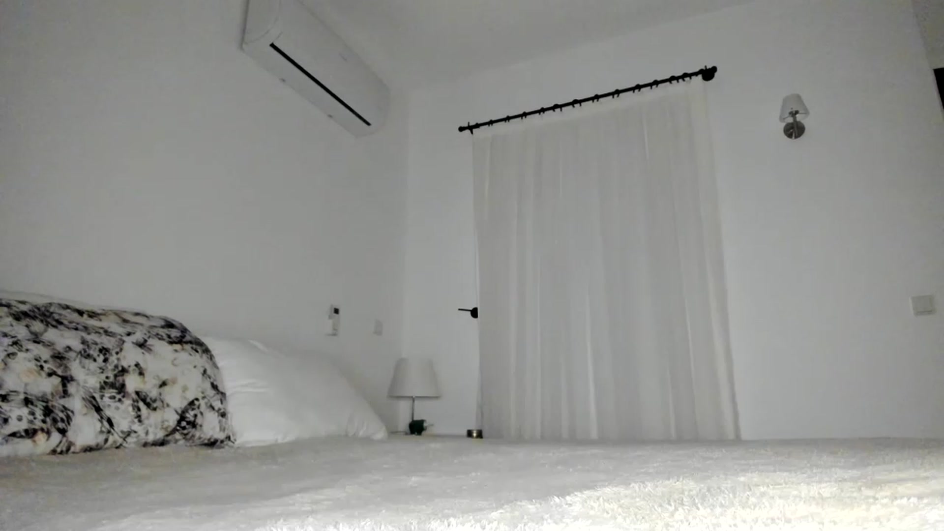 Gallery image thumbnail from Oksanafedorov's myfreecams stream on, 11/24/2022, 18:12 image 14 of 20