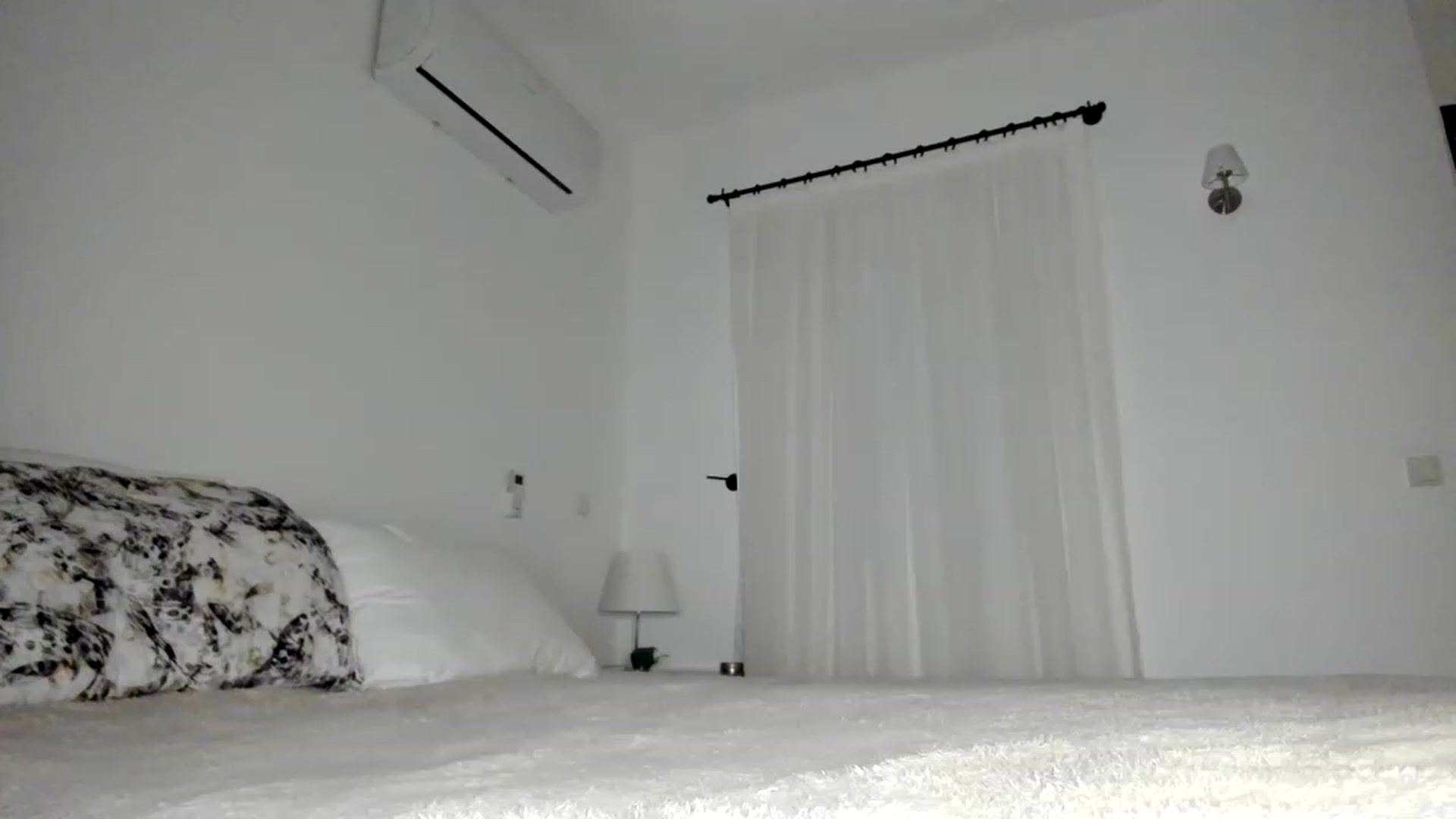 Gallery image thumbnail from Oksanafedorov's myfreecams stream on, 11/24/2022, 18:12 image 9 of 20