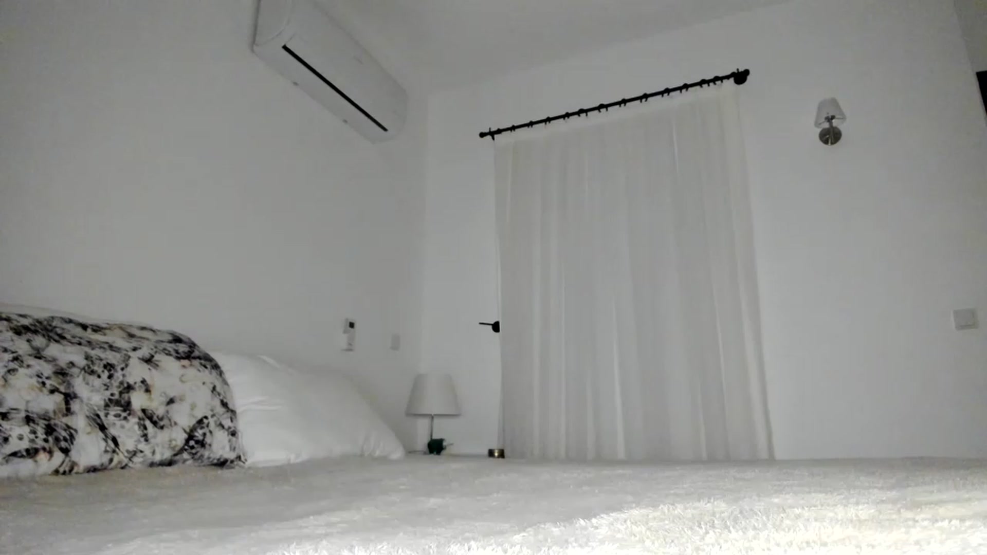 Gallery image thumbnail from Oksanafedorov's myfreecams stream on, 11/24/2022, 18:12 image 18 of 20