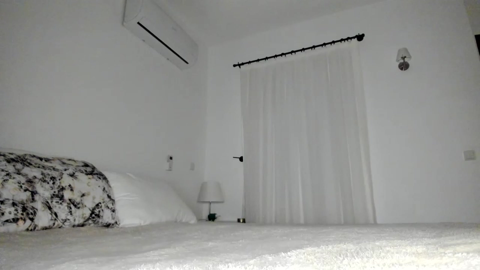 Gallery image thumbnail from Oksanafedorov's myfreecams stream on, 11/24/2022, 18:12 image 11 of 20