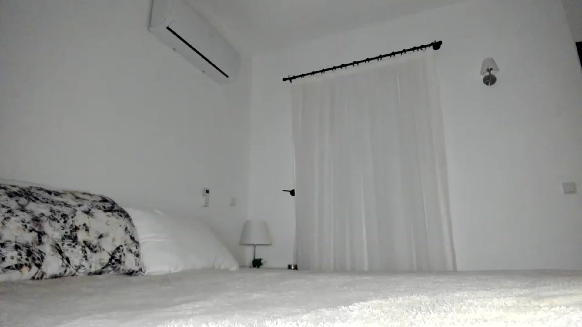 Gallery image thumbnail from Oksanafedorov's myfreecams stream on, 11/24/2022, 18:12 image 16 of 20