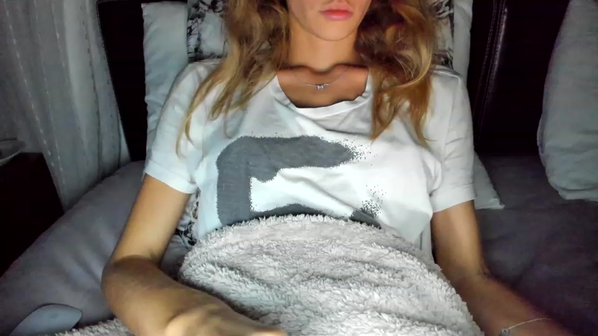 Gallery image thumbnail from Oksanafedorov's myfreecams stream on, 11/26/2022, 21:35 image 12 of 20