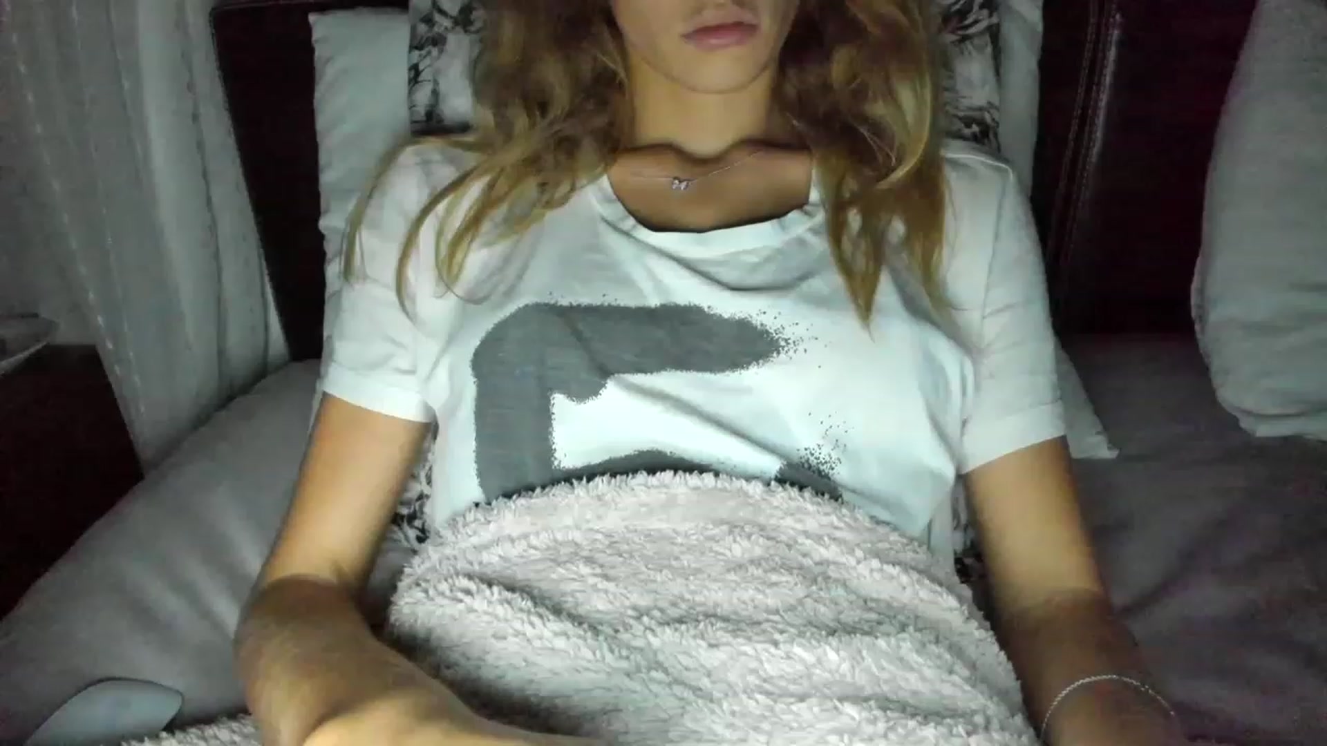 Gallery image thumbnail from Oksanafedorov's myfreecams stream on, 11/26/2022, 21:35 image 16 of 20