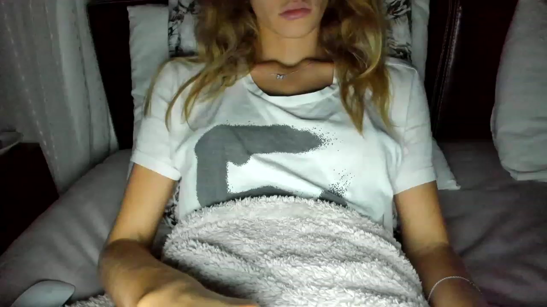 Gallery image thumbnail from Oksanafedorov's myfreecams stream on, 11/26/2022, 21:35 image 19 of 20