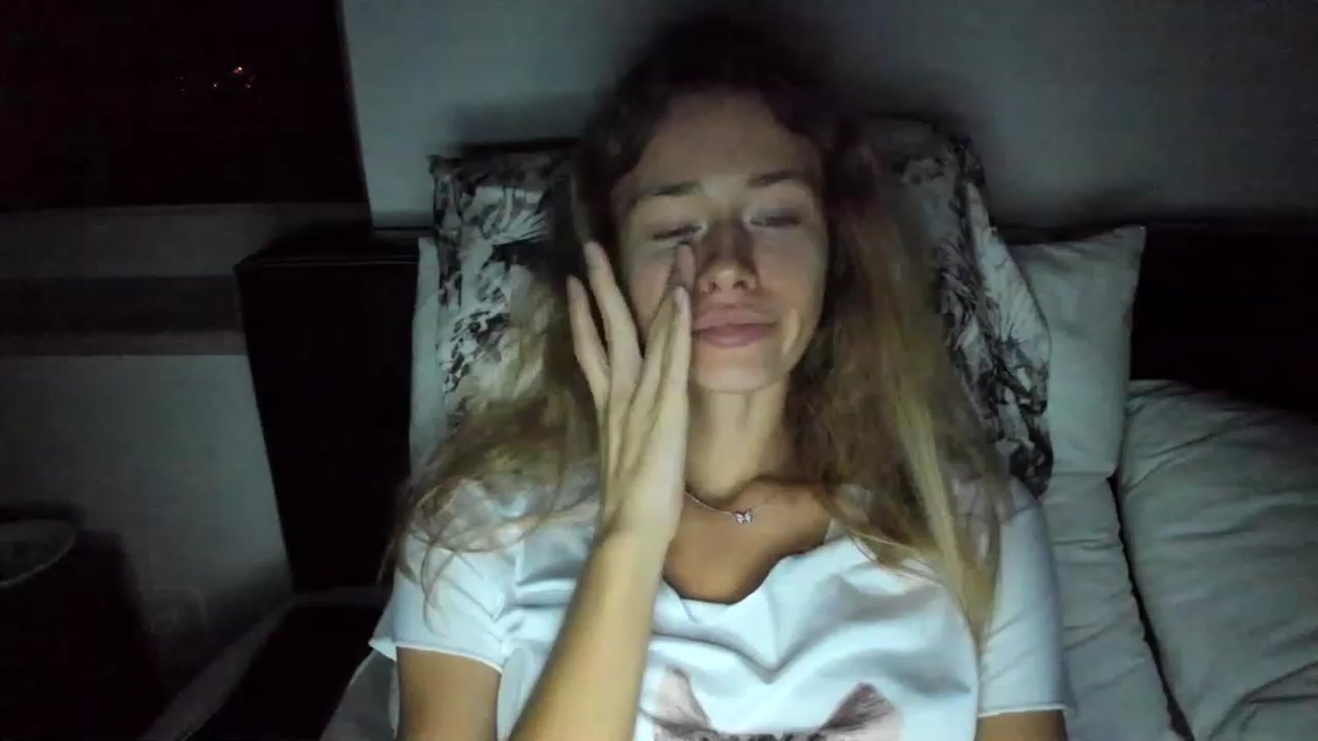 Gallery image thumbnail from Oksanafedorov's myfreecams stream on, 11/27/2022, 21:36 image 7 of 20