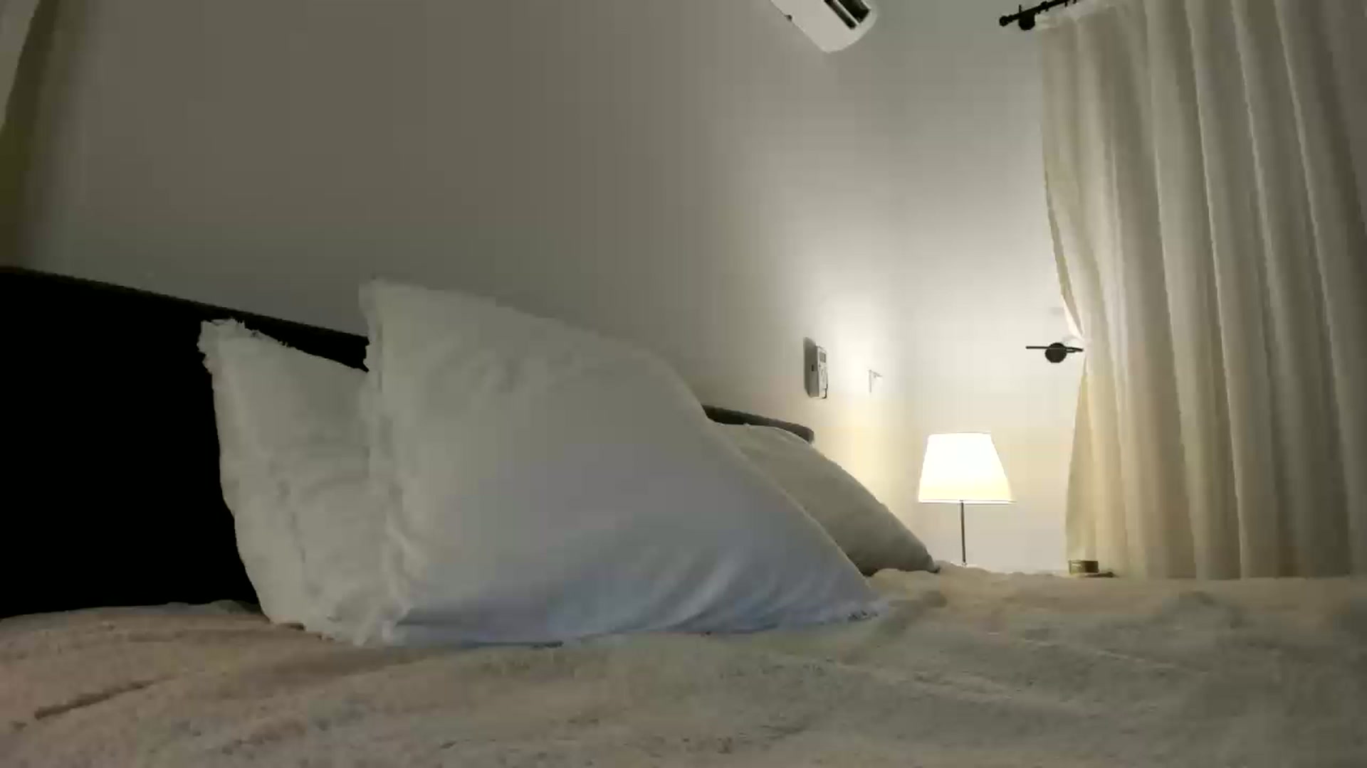 Gallery image thumbnail from Oksanafedorov's myfreecams stream on, 11/30/2022, 21:21 image 3 of 20