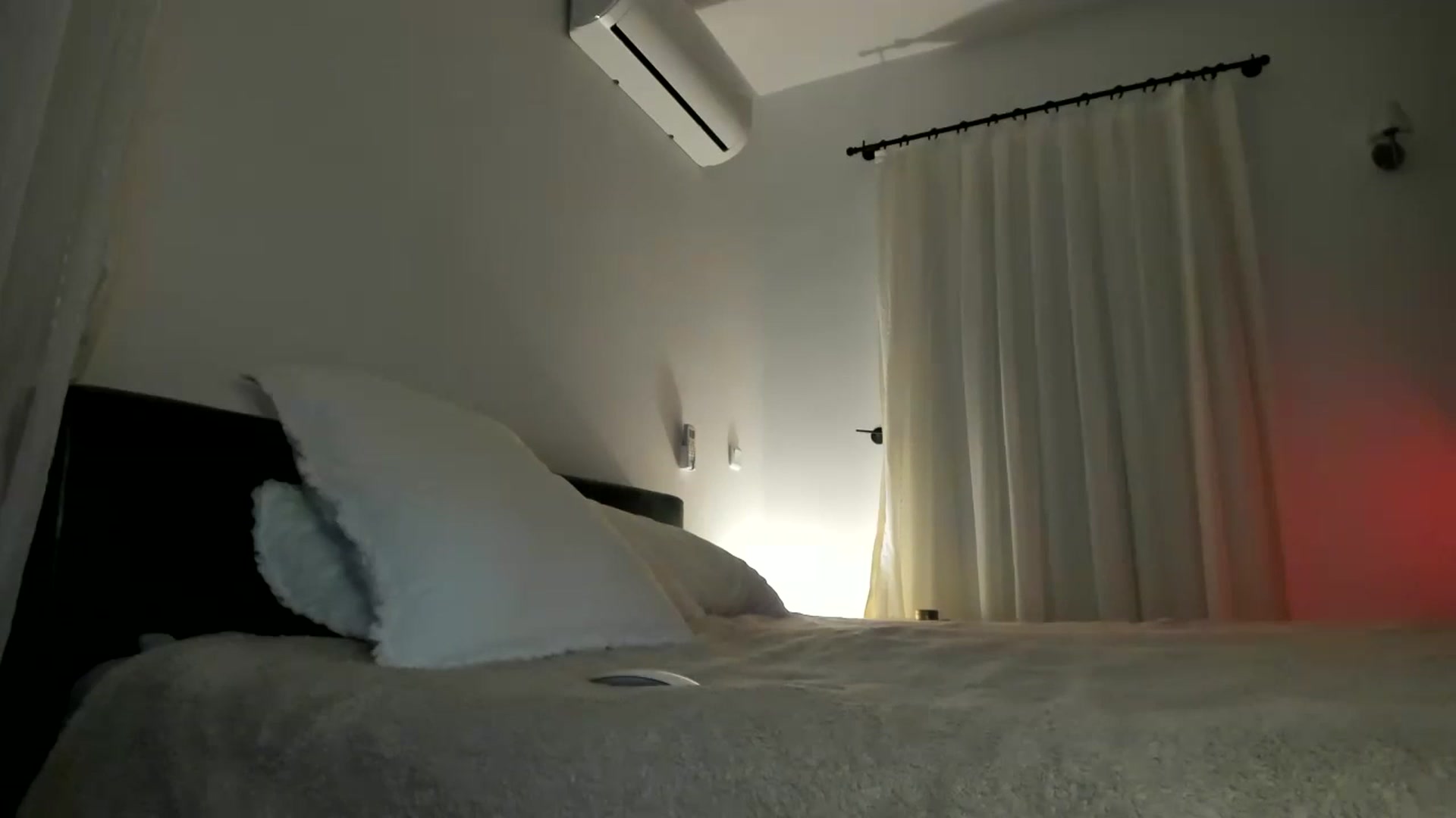 Gallery image thumbnail from Oksanafedorov's myfreecams stream on, 12/03/2022, 19:26 image 14 of 20