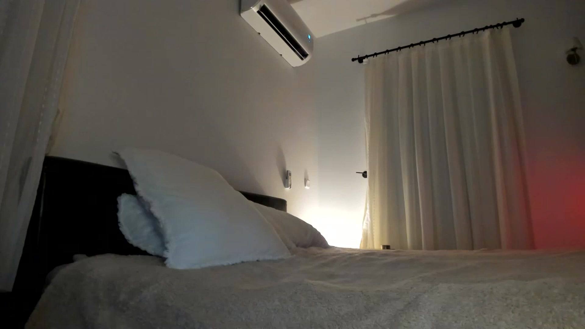 Gallery image thumbnail from Oksanafedorov's myfreecams stream on, 12/03/2022, 19:26 image 1 of 20
