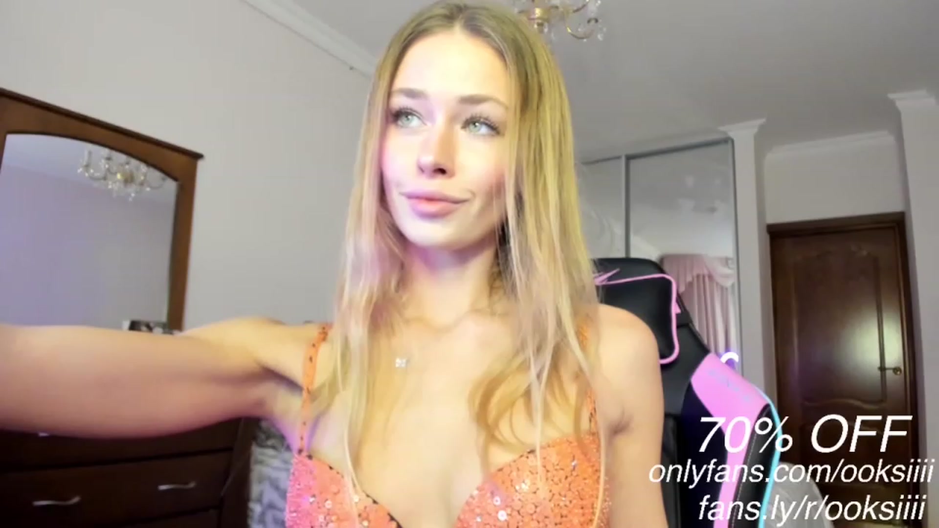 Gallery image thumbnail from Oksanafedorov's myfreecams stream on, 01/29/2023, 16:35 image 13 of 20