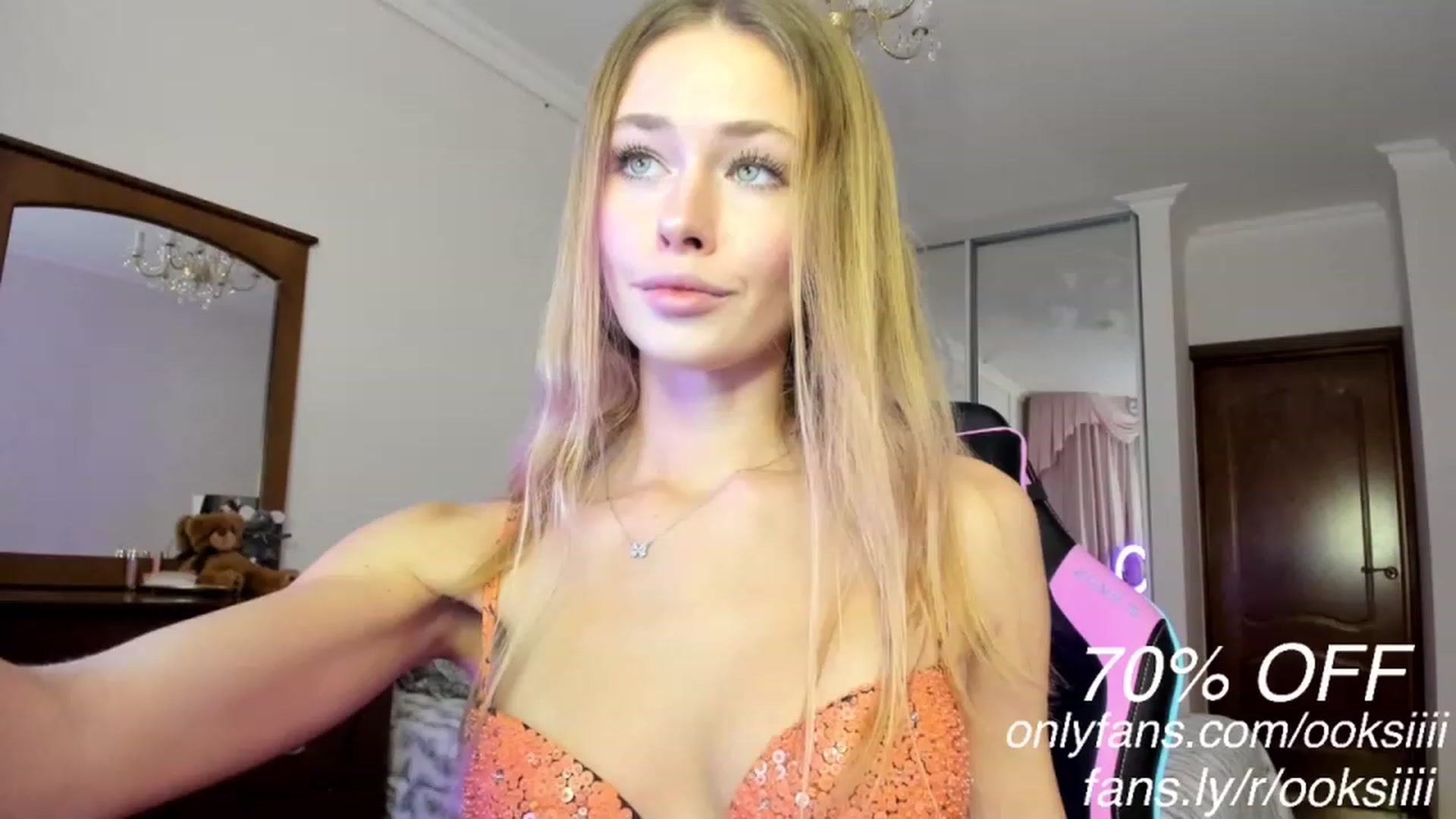 Gallery image thumbnail from Oksanafedorov's myfreecams stream on, 01/29/2023, 16:35 image 17 of 20
