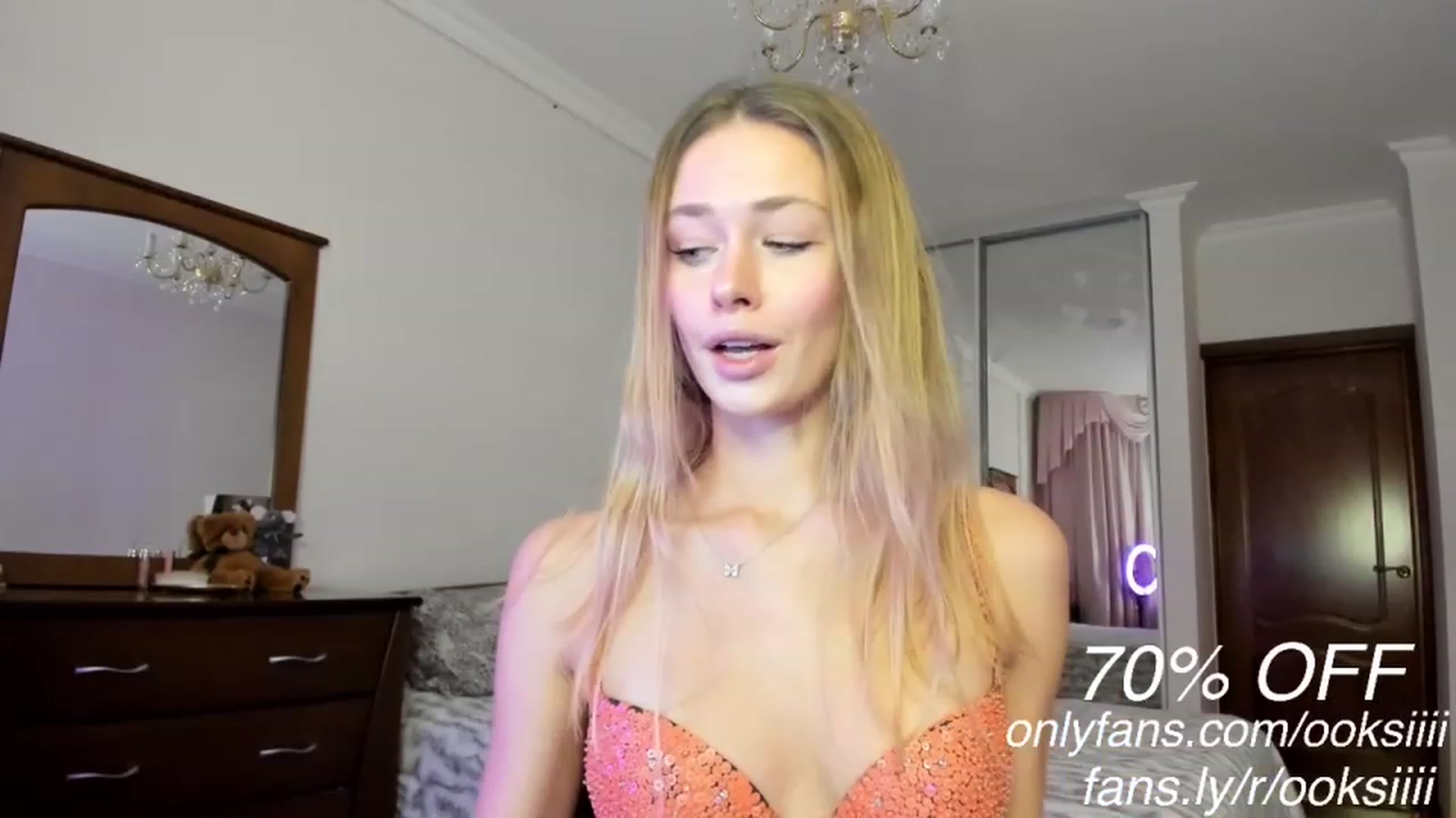 Gallery image thumbnail from Oksanafedorov's myfreecams stream on, 01/29/2023, 16:35 image 19 of 20