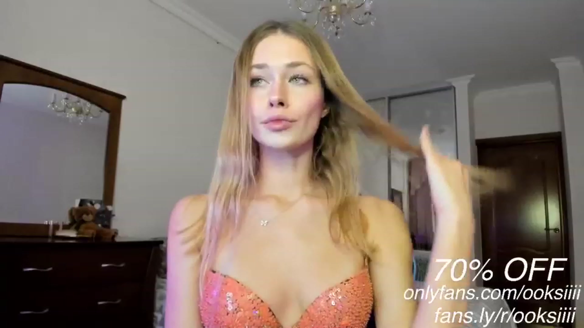Gallery image thumbnail from Oksanafedorov's myfreecams stream on, 01/29/2023, 16:35 image 10 of 20