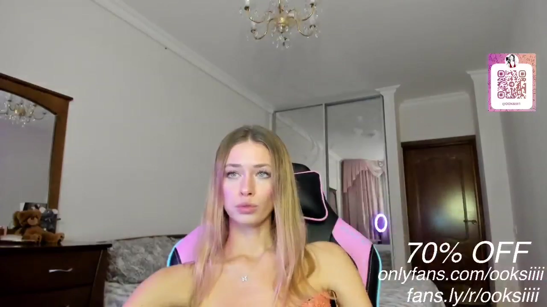 Gallery image thumbnail from Oksanafedorov's myfreecams stream on, 01/29/2023, 22:10 image 5 of 20