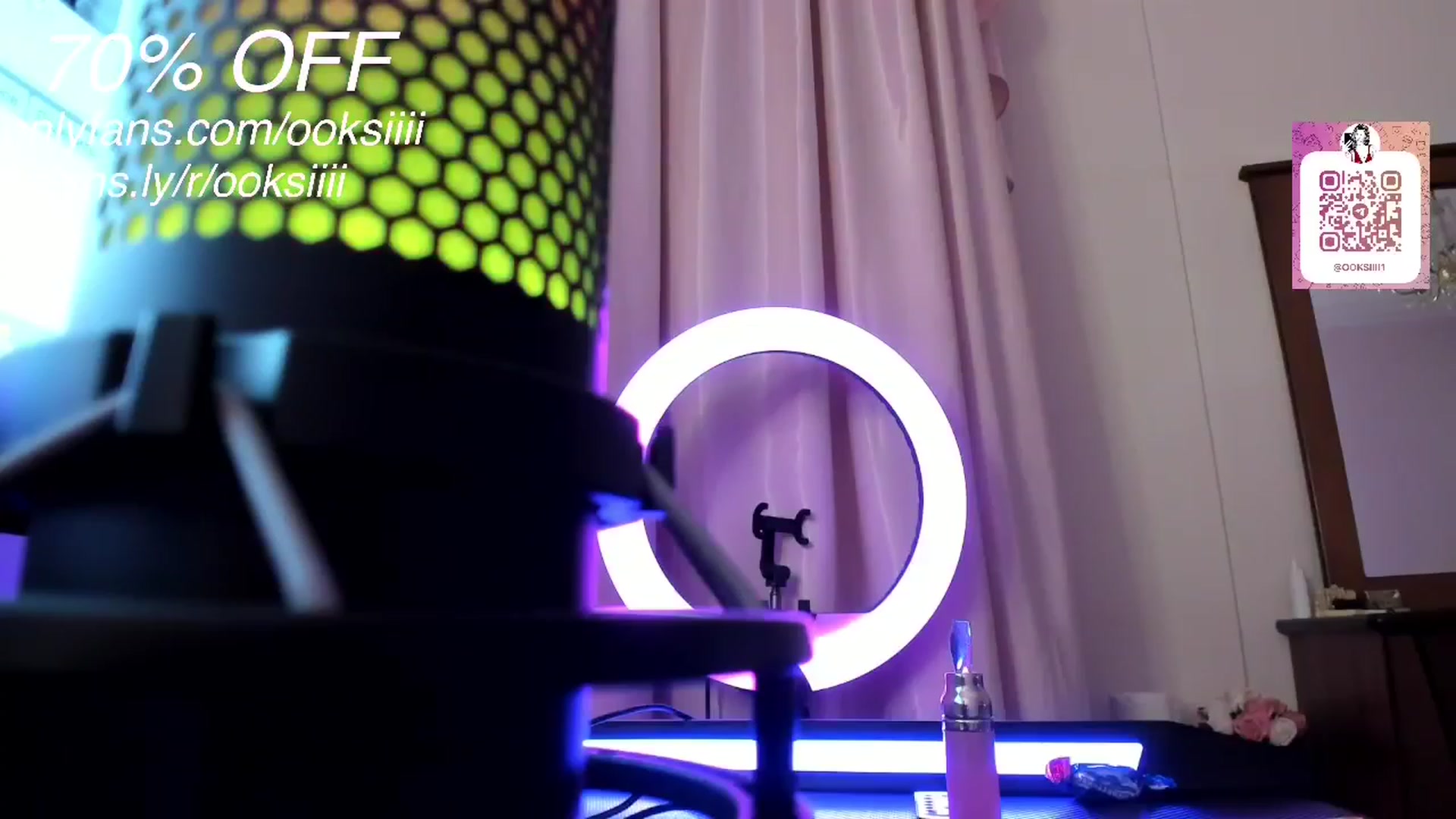 Gallery image thumbnail from Oksanafedorov's myfreecams stream on, 01/30/2023, 21:53 image 5 of 20