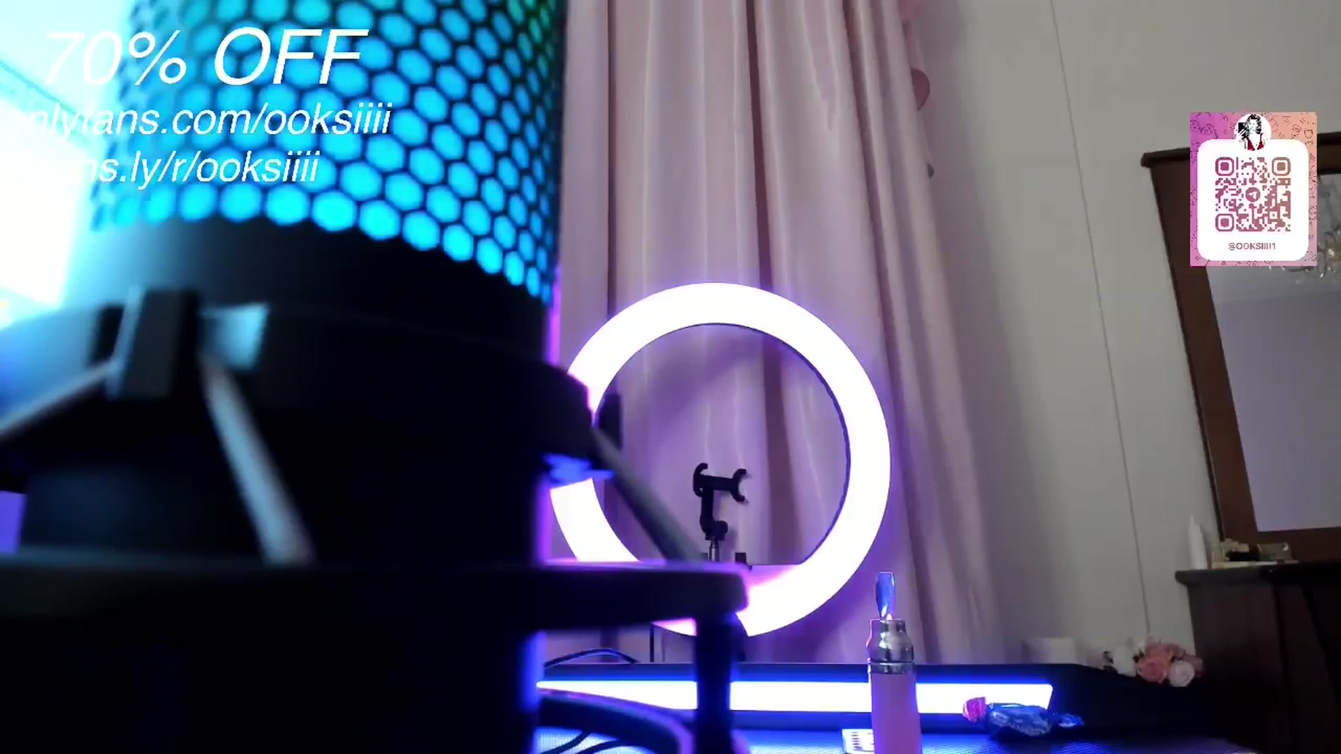 Gallery image thumbnail from Oksanafedorov's myfreecams stream on, 01/30/2023, 21:53 image 6 of 20