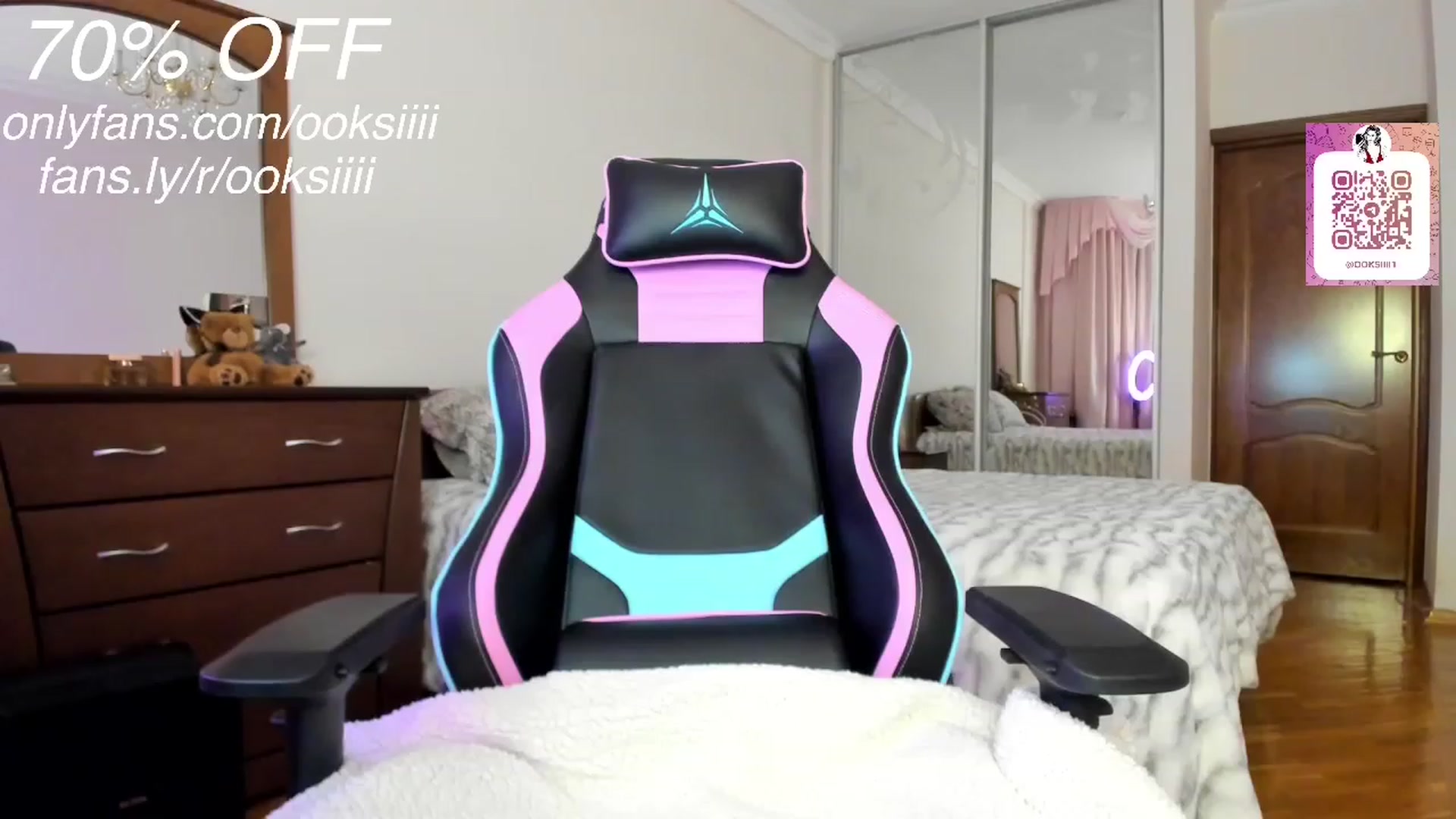 Gallery image thumbnail from Oksanafedorov's myfreecams stream on, 01/31/2023, 20:01 image 1 of 20