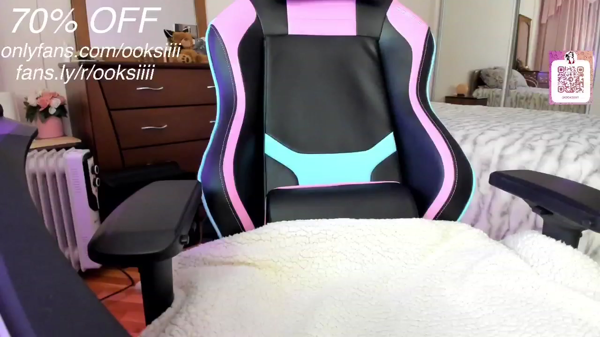 Gallery image thumbnail from Oksanafedorov's myfreecams stream on, 01/31/2023, 21:51 image 1 of 20