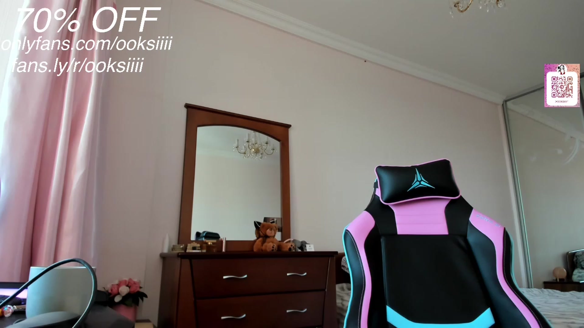 Gallery image thumbnail from Oksanafedorov's myfreecams stream on, 02/09/2023, 13:28 image 1 of 20