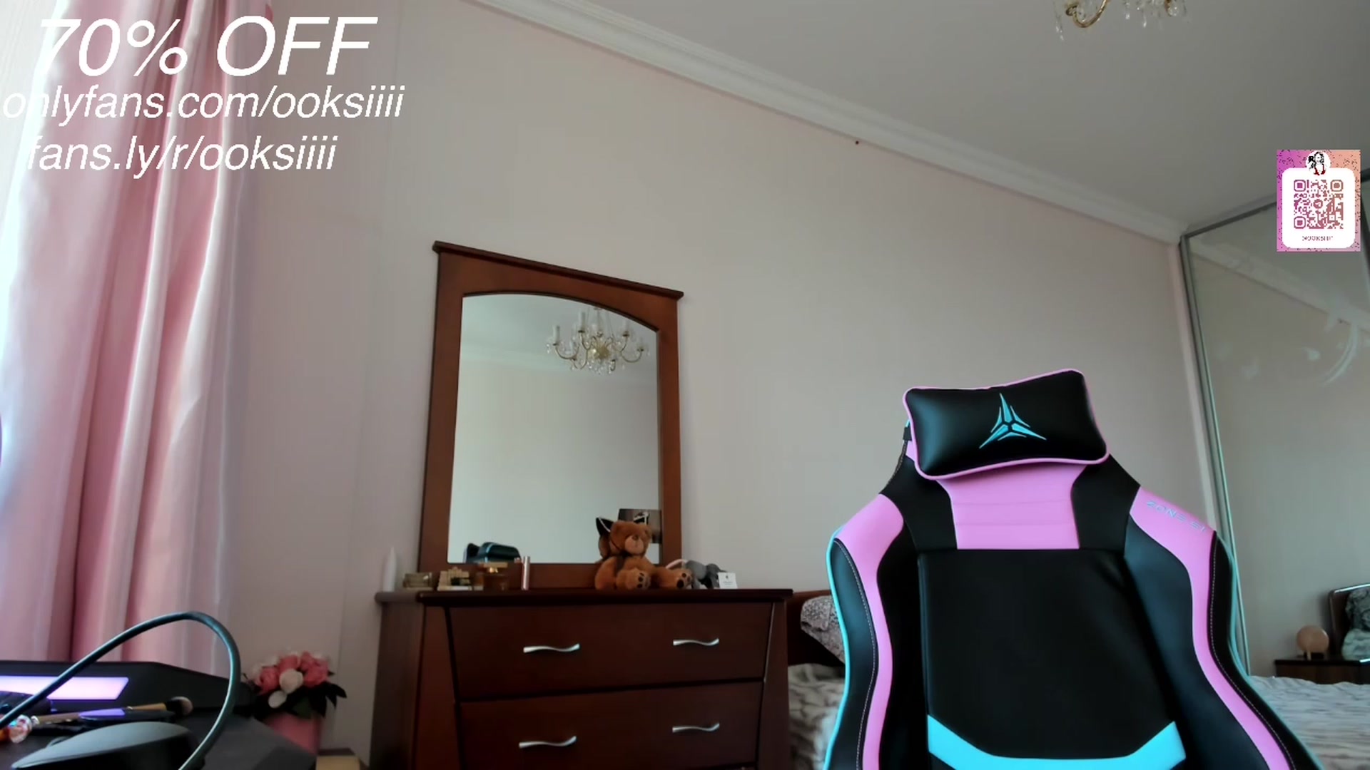 Gallery image thumbnail from Oksanafedorov's myfreecams stream on, 02/09/2023, 13:28 image 2 of 20