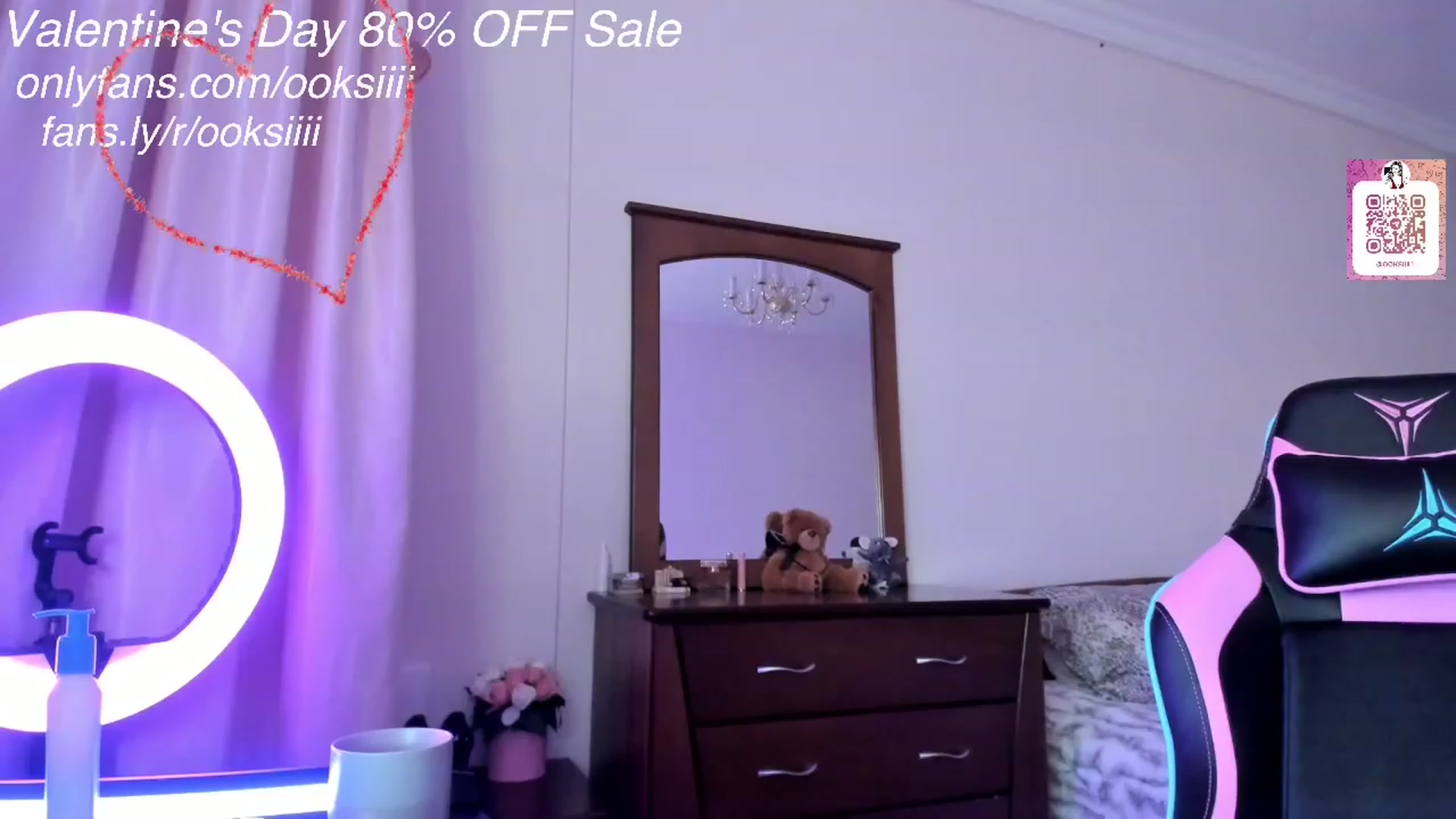 Gallery image thumbnail from Oksanafedorov's myfreecams stream on, 02/13/2023, 21:00 image 4 of 20