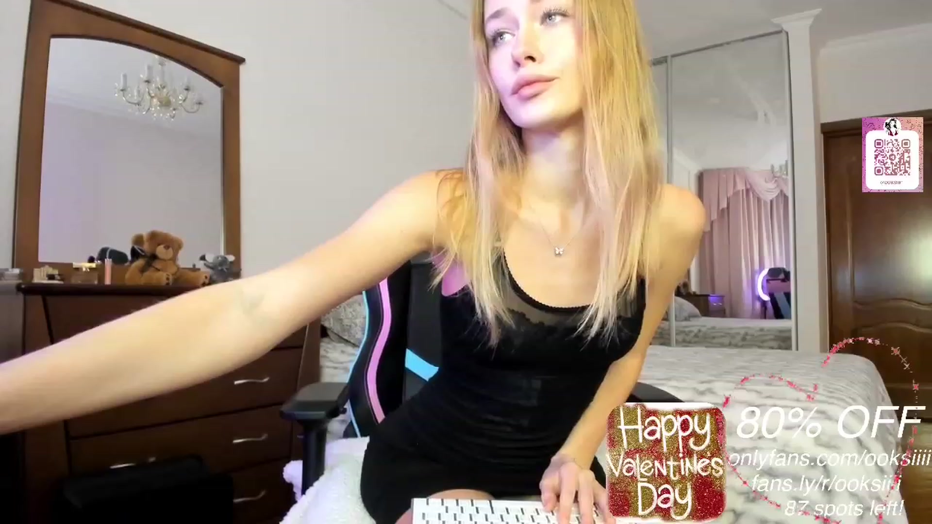 Gallery image thumbnail from Oksanafedorov's myfreecams stream on, 02/14/2023, 16:16 image 1 of 20
