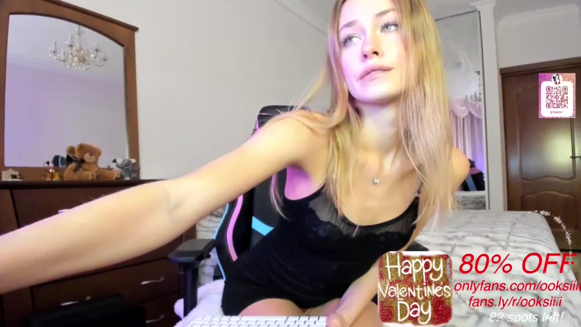 Gallery image thumbnail from Oksanafedorov's myfreecams stream on, 02/14/2023, 17:13 image 4 of 20