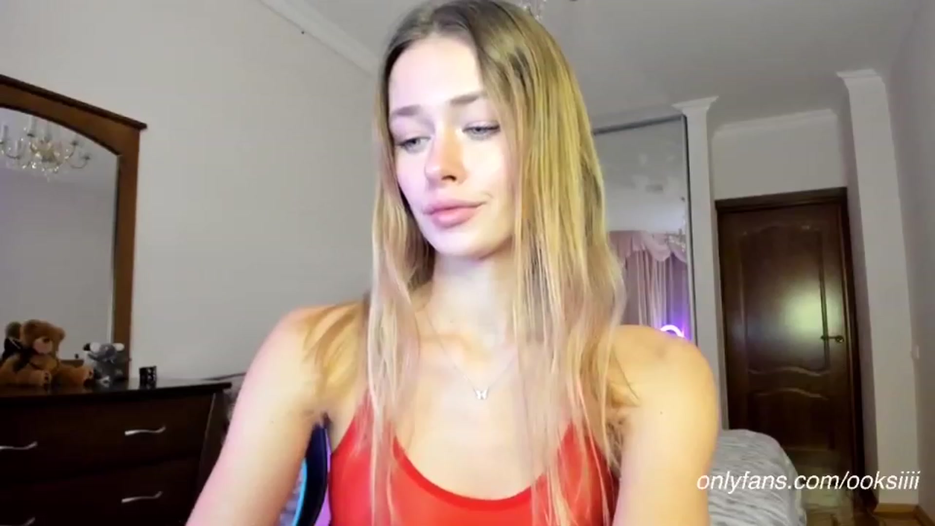 Gallery image thumbnail from Oksanafedorov's myfreecams stream on, 02/17/2023, 20:54 image 10 of 20