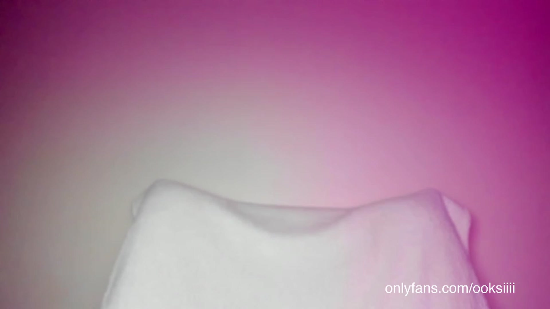 Gallery image thumbnail from Oksanafedorov's myfreecams stream on, 03/10/2023, 20:55 image 8 of 20