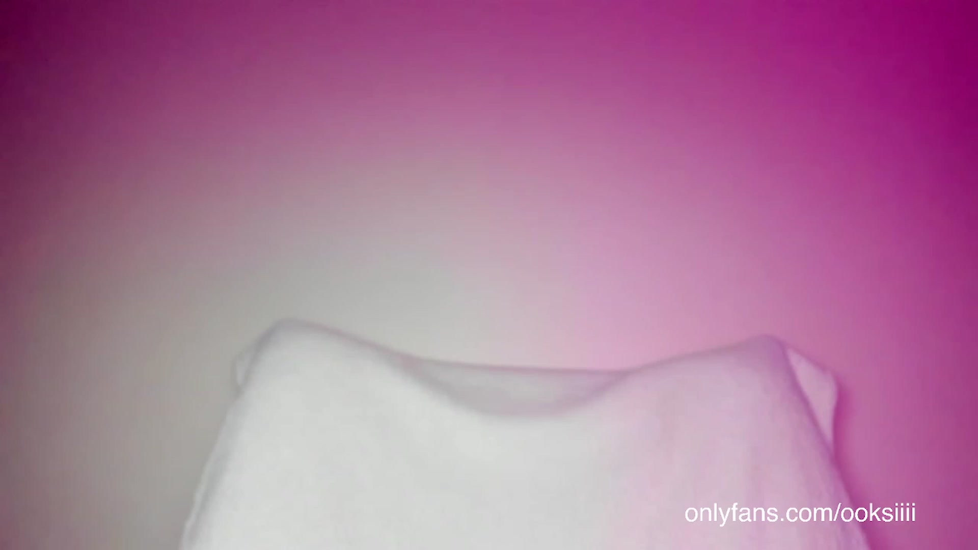 Gallery image thumbnail from Oksanafedorov's myfreecams stream on, 03/10/2023, 20:55 image 6 of 20
