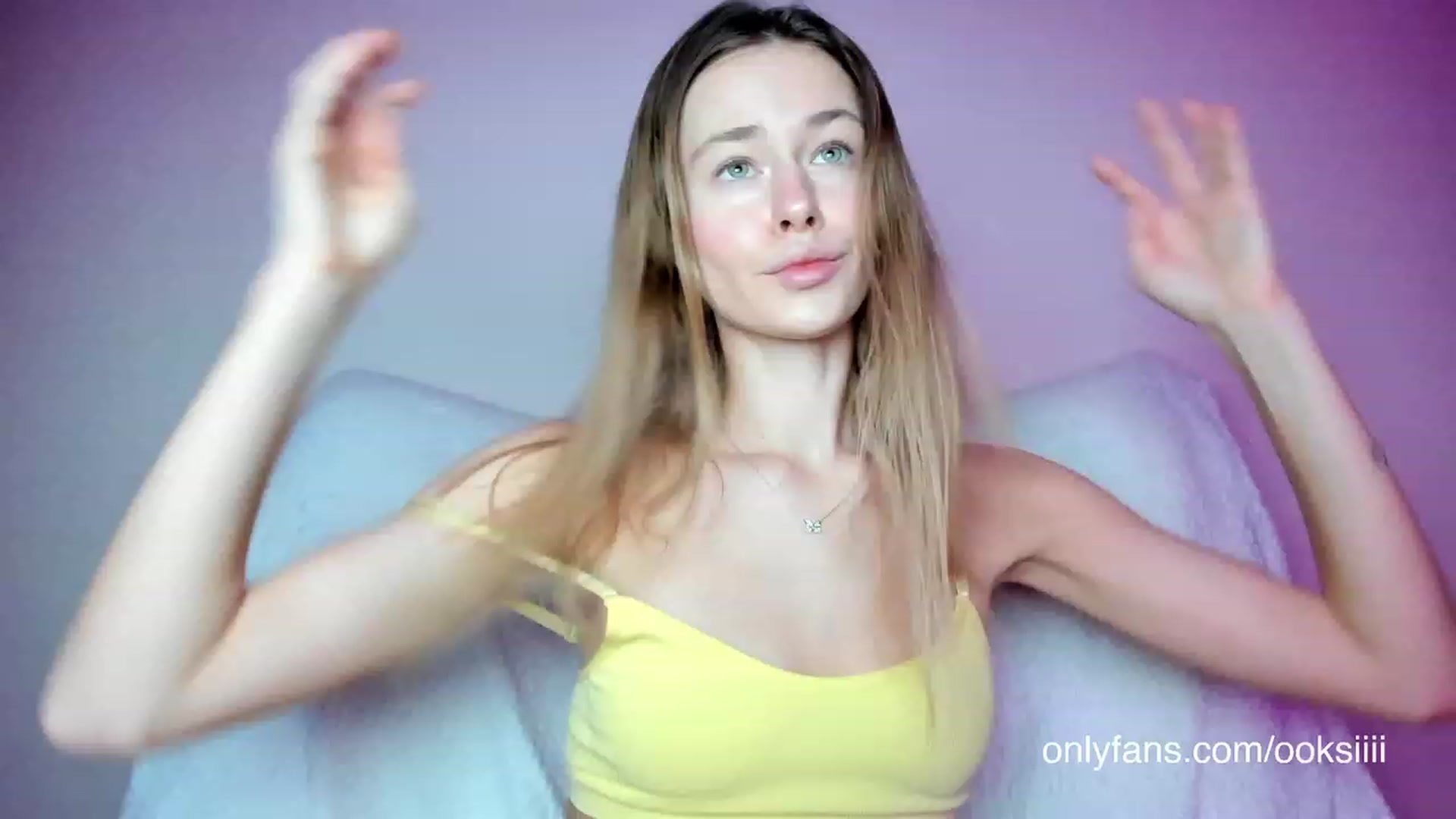 Gallery image thumbnail from Oksanafedorov's myfreecams stream on, 03/12/2023, 18:40 image 1 of 20