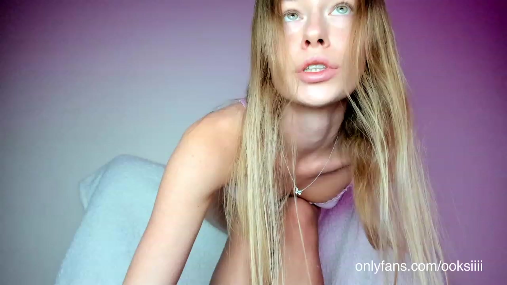 Gallery image thumbnail from Oksanafedorov's myfreecams stream on, 03/14/2023, 16:13 image 5 of 20