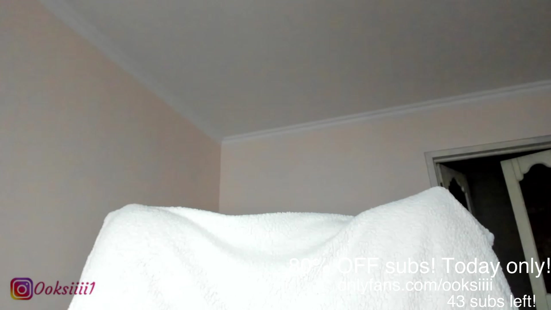 Gallery image thumbnail from Oksanafedorov's myfreecams stream on, 03/19/2023, 16:10 image 2 of 20