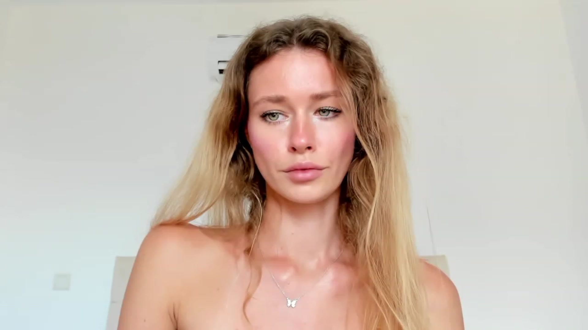 Gallery image thumbnail from Oksanafedorov's myfreecams stream on, 06/12/2023, 13:51 image 8 of 20