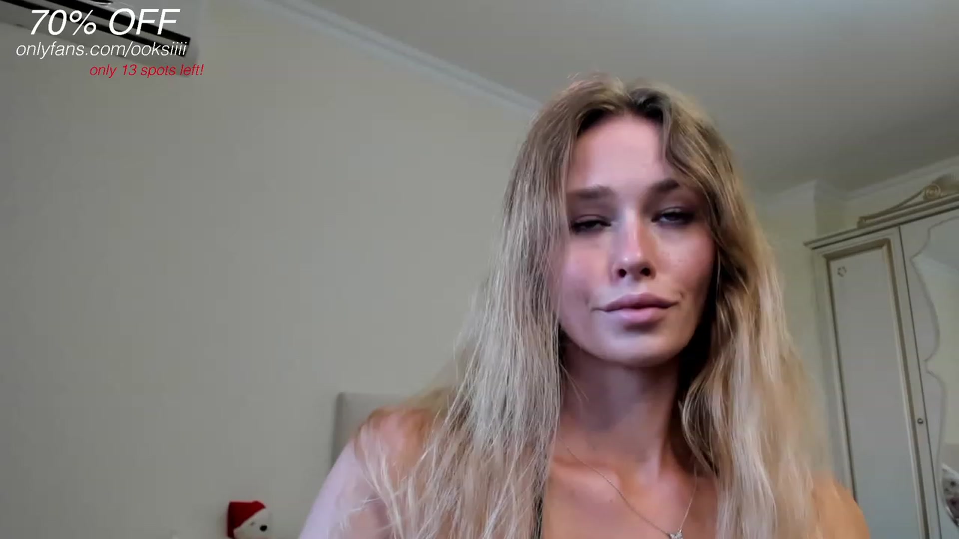 Gallery image thumbnail from Oksanafedorov's myfreecams stream on, 07/08/2023, 16:57 image 4 of 20