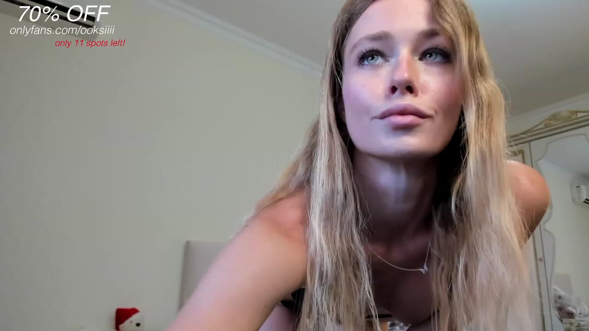 Gallery image thumbnail from Oksanafedorov's myfreecams stream on, 07/08/2023, 16:57 image 9 of 20