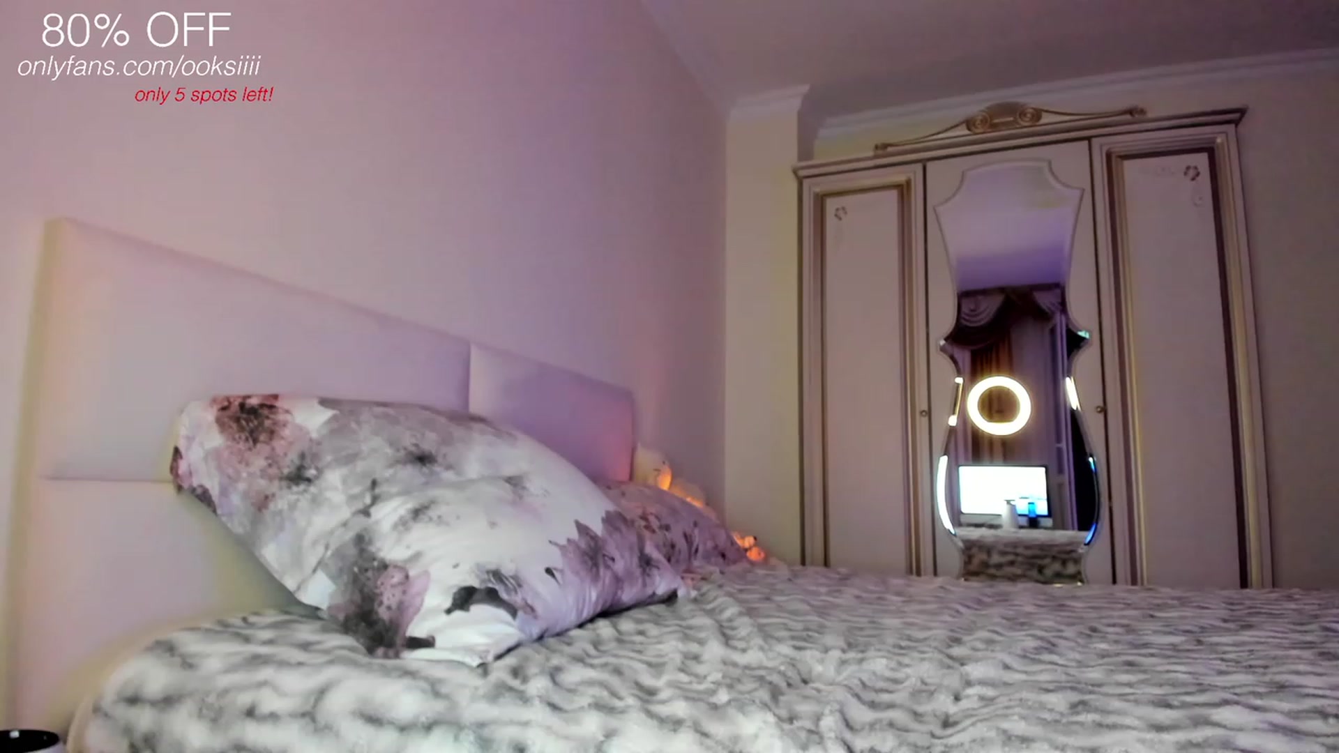 Gallery image thumbnail from Oksanafedorov's myfreecams stream on, 07/09/2023, 20:13 image 3 of 20