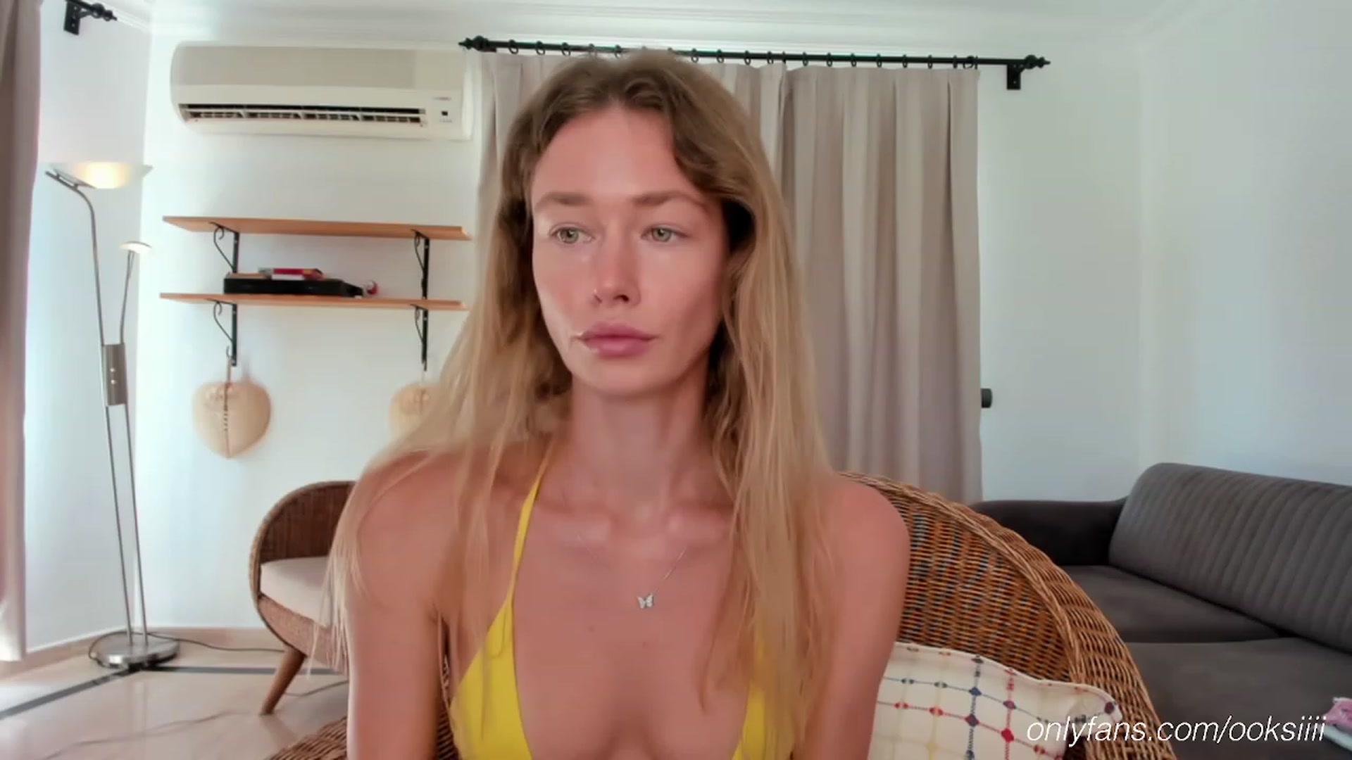 Gallery image thumbnail from Oksanafedorov's myfreecams stream on, 08/24/2023, 13:20 image 4 of 20