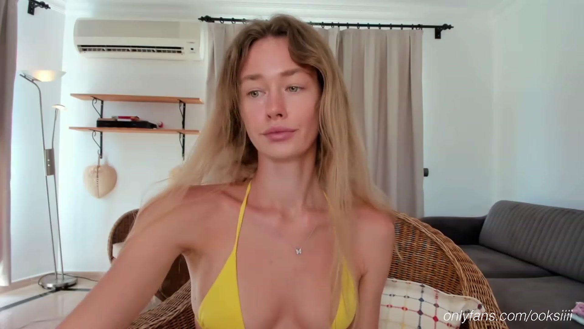 Gallery image thumbnail from Oksanafedorov's myfreecams stream on, 08/24/2023, 13:20 image 7 of 20