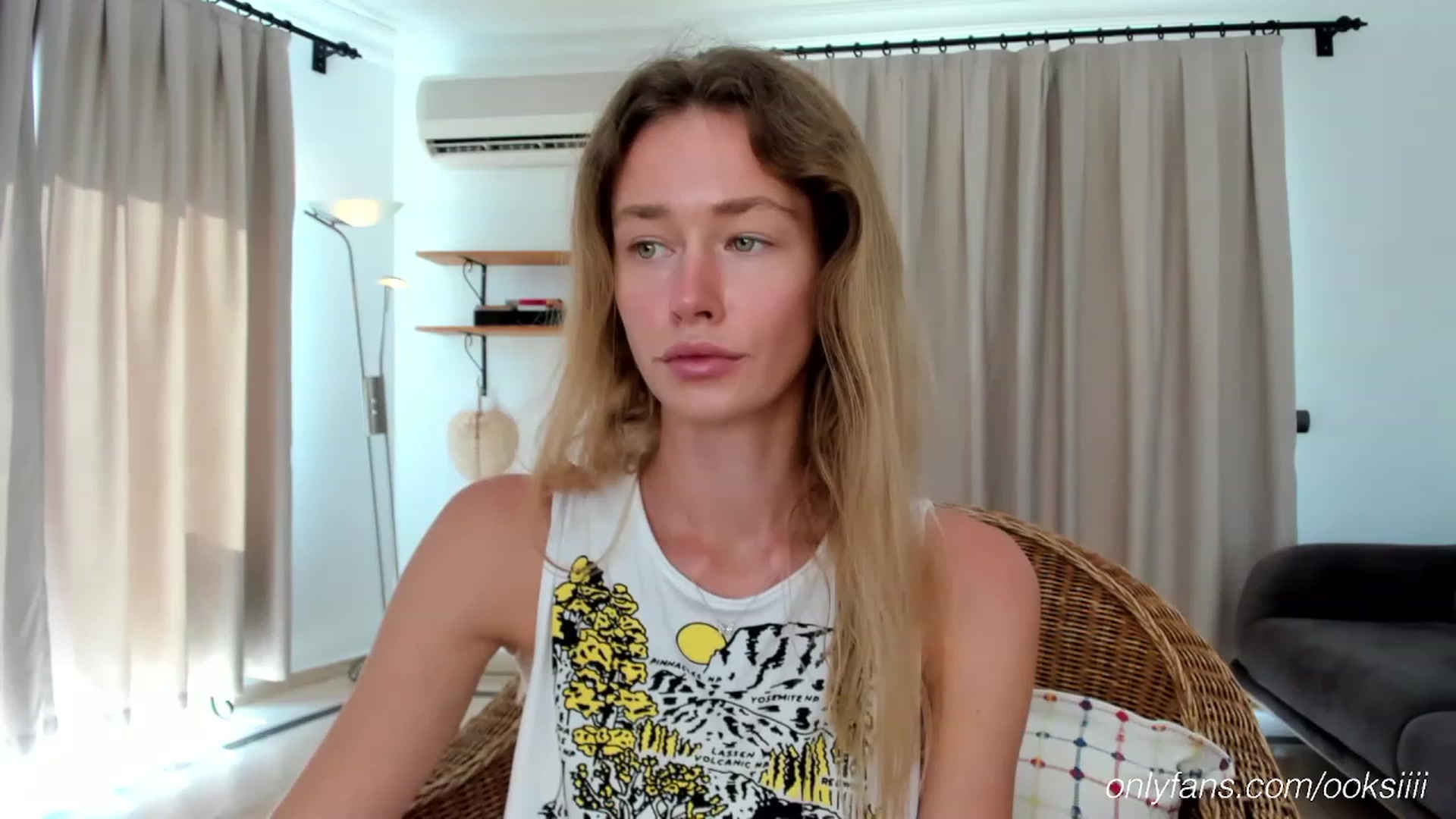Gallery image thumbnail from Oksanafedorov's myfreecams stream on, 08/24/2023, 14:07 image 19 of 20