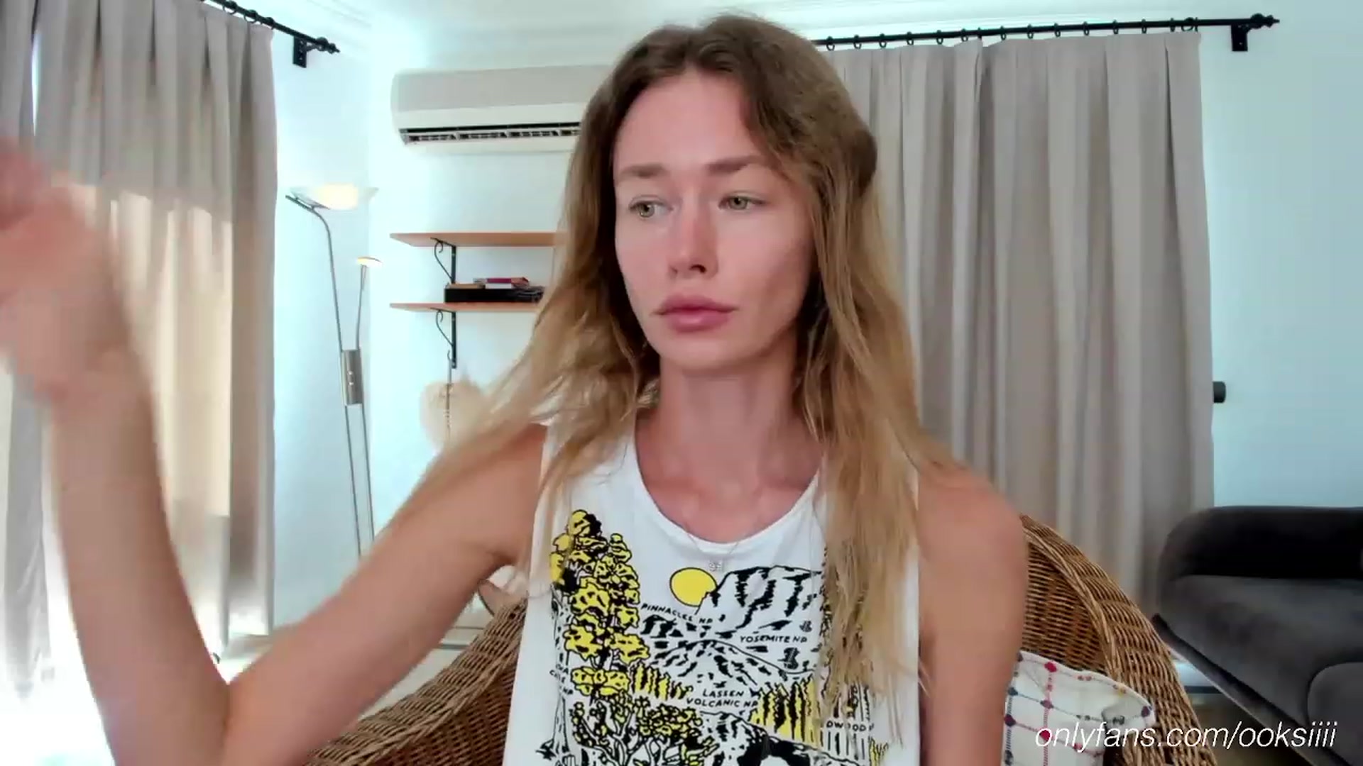 Gallery image thumbnail from Oksanafedorov's myfreecams stream on, 08/24/2023, 14:07 image 4 of 20