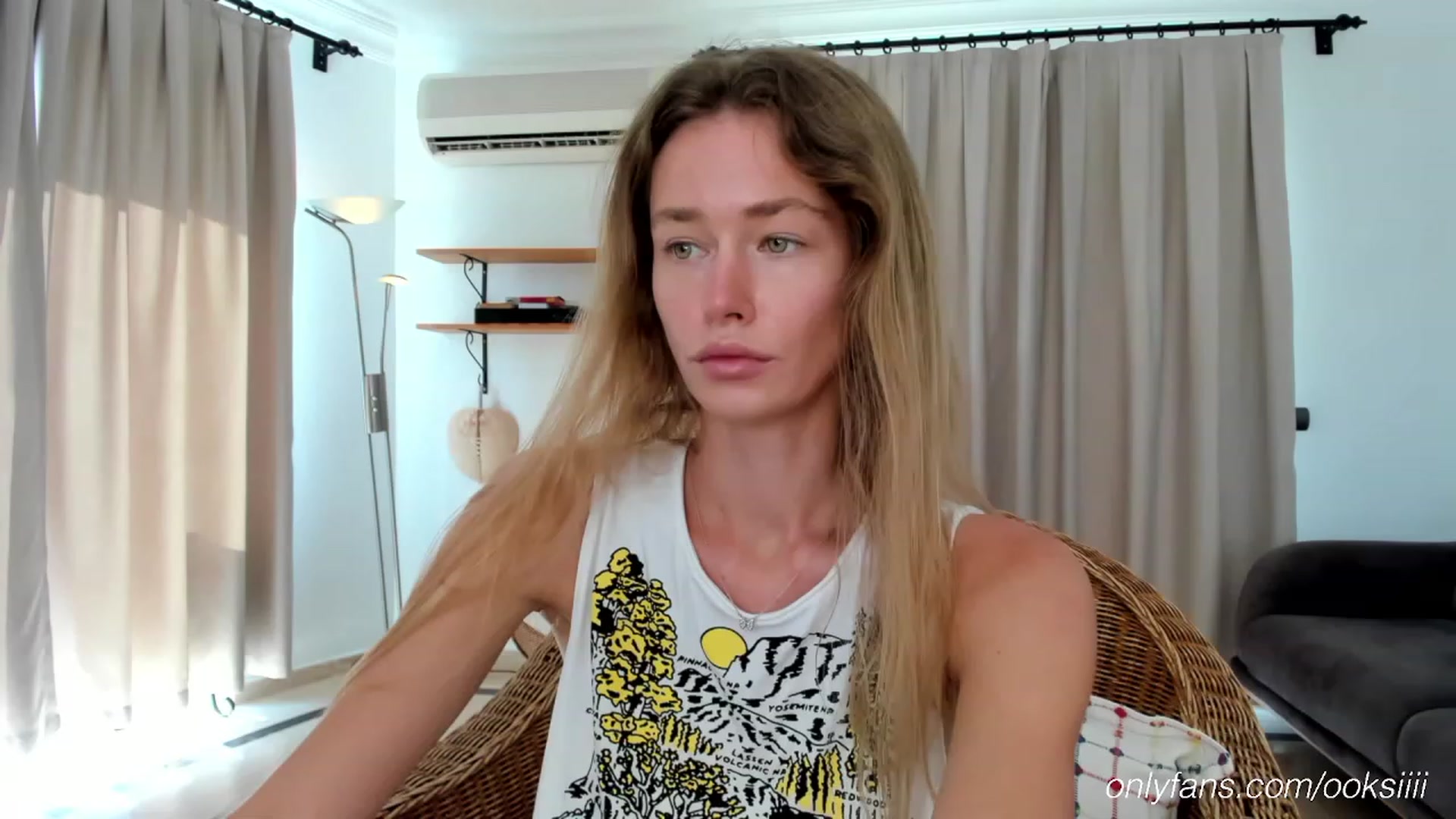 Gallery image thumbnail from Oksanafedorov's myfreecams stream on, 08/24/2023, 14:07 image 8 of 20
