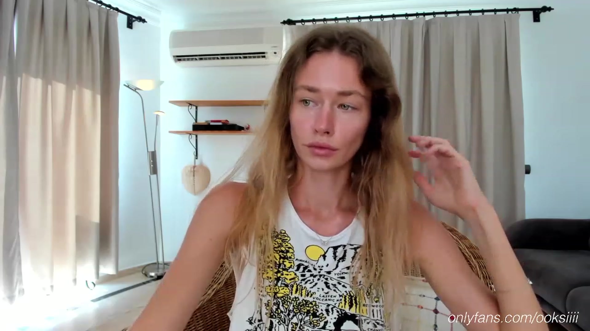 Gallery image thumbnail from Oksanafedorov's myfreecams stream on, 08/24/2023, 14:07 image 9 of 20