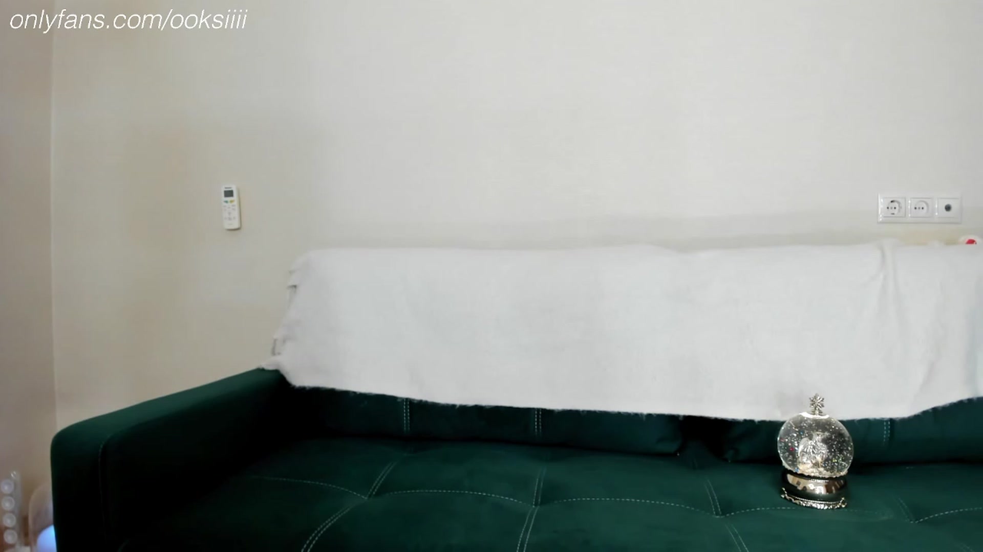 Gallery image thumbnail from Oksanafedorov's myfreecams stream on, 12/11/2023, 16:47 image 11 of 20