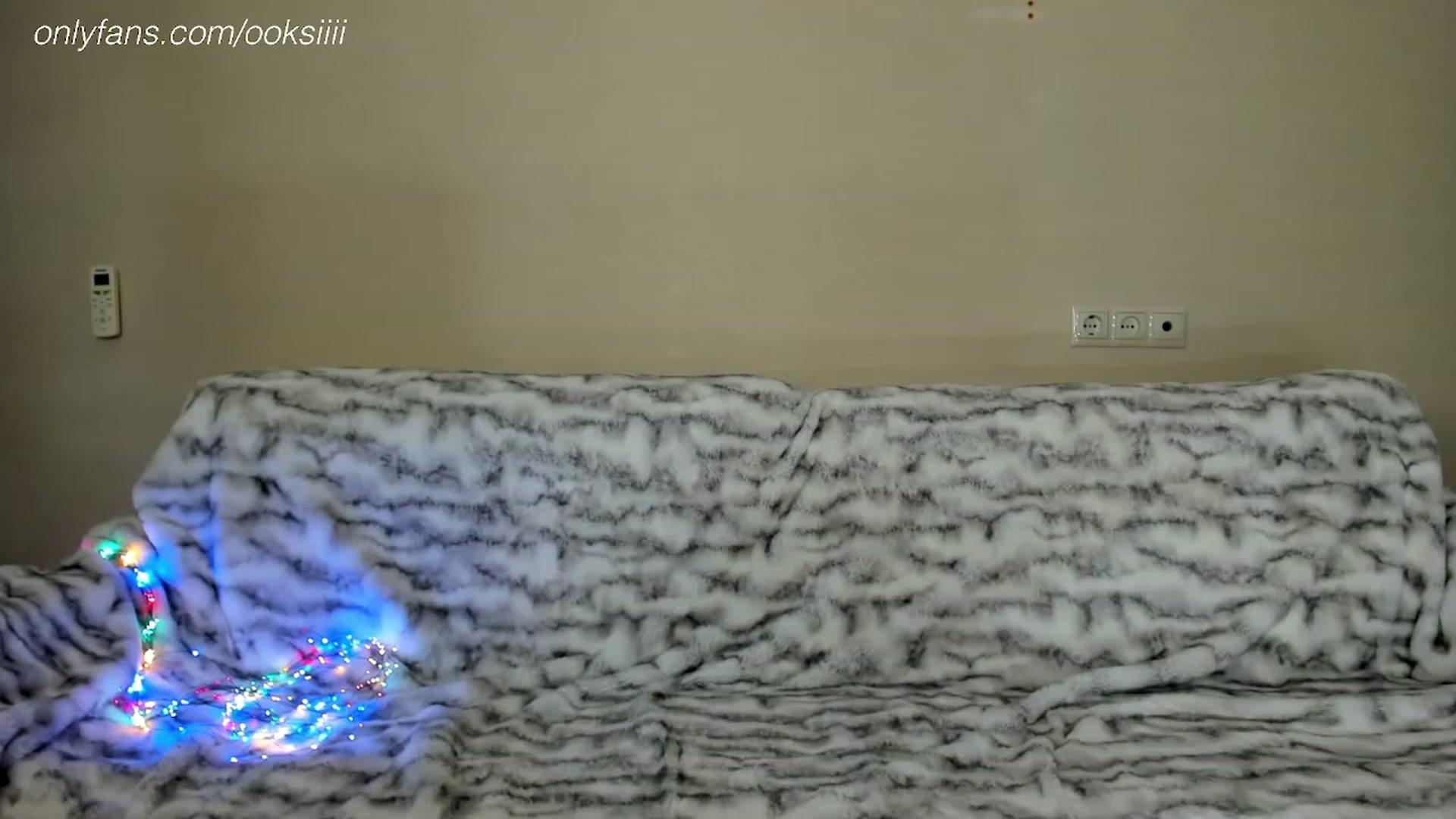 Gallery image thumbnail from Oksanafedorov's myfreecams stream on, 12/22/2023, 20:03 image 14 of 20